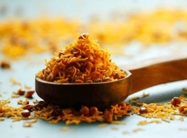 Indian Delicious and Crunchy Mix Namkeen